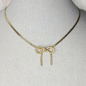 Vintage Gold-Tone Bow Necklace By Avon With Textured Chain Elegant Design 14.5"
